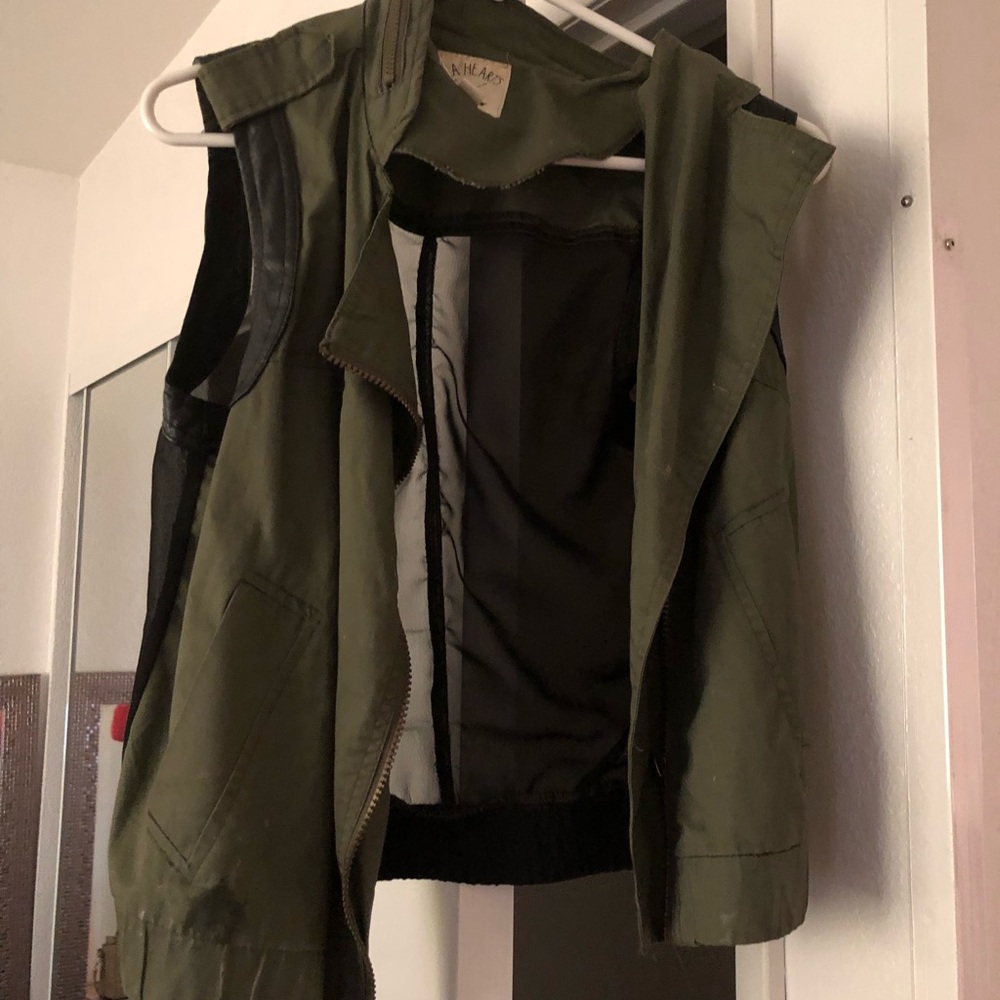 vest